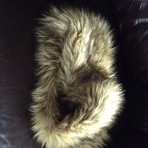 Fake fur round infinity scarf/collar